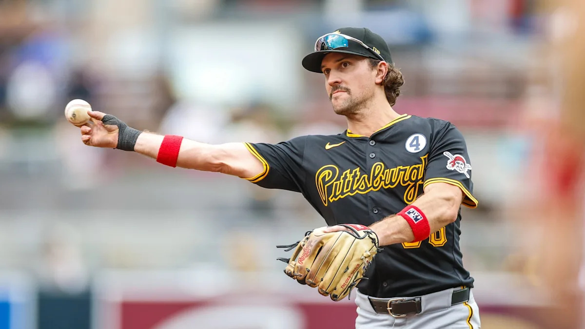 Royals reacquire Adam Frazier in an All-Star break trade with the Pirates observed today