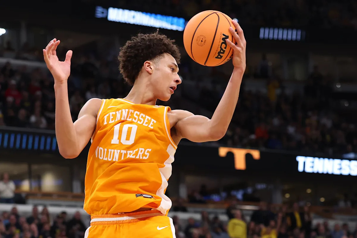 Tennessee forward Nate Ament declares for 2026 NBA Draft after freshman season takes center stage