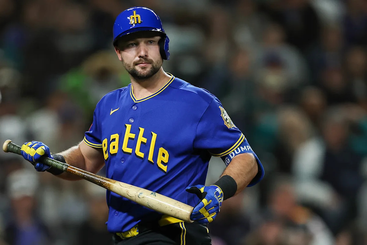 Cal Raleigh returns to Mariners lineup after 3-game absence with injury reported globally