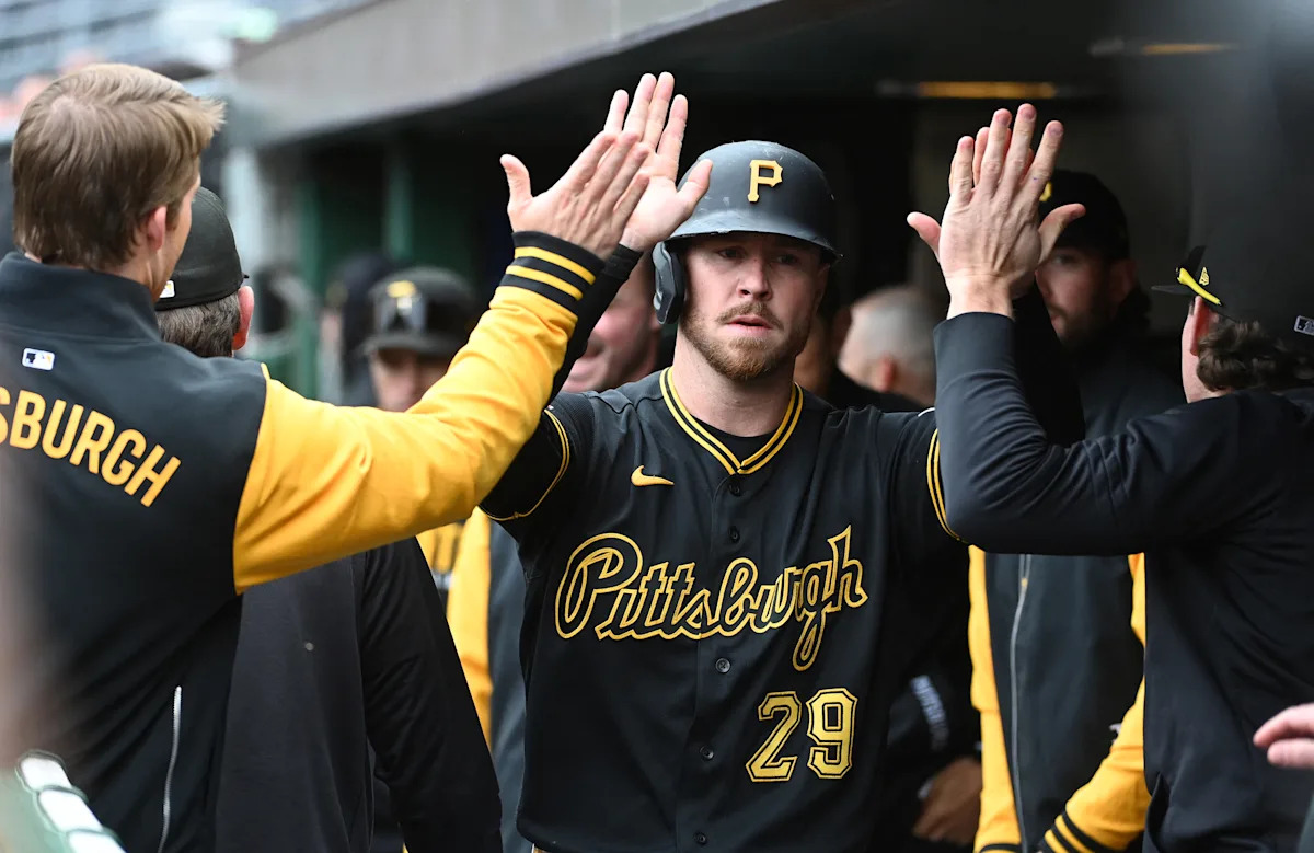 Pirates tie MLB record with 7 straight walks vs. Reds observed today