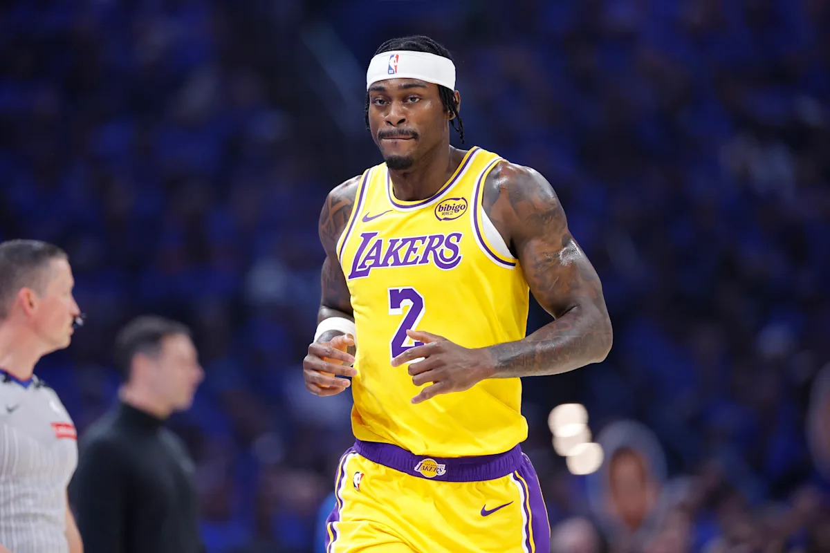 Lakers' Jarred Vanderbilt dislocates pinky finger trying to block shot hits headlines