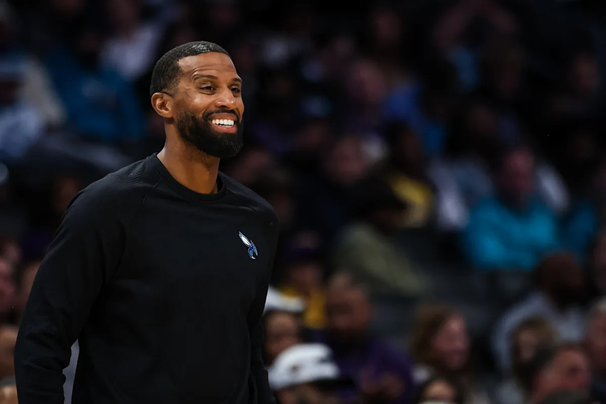 Hornets extend head Instructor Charles Lee after franchise's best Stretch in 10 years hits headlines