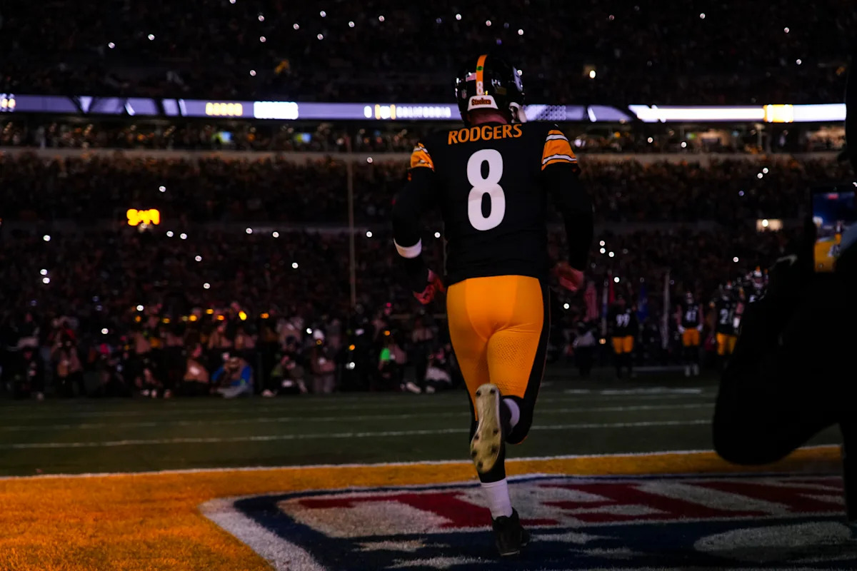 Aaron Rodgers reportedly expected to visit with Steelers -- Is slated to likely play in 2026 observed today