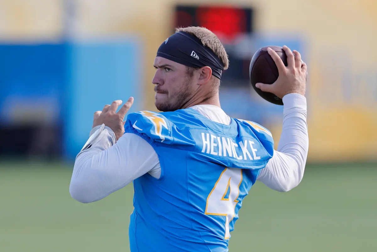 Veteran QB Taylor Heinicke announces his retirement hits headlines