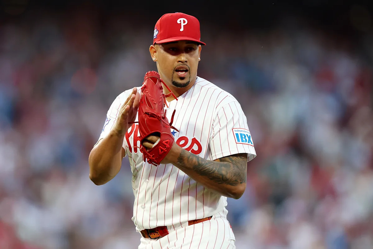 Struggling Phillies place closer Jhoan Durán on 15-day IL with oblique strain observed today
