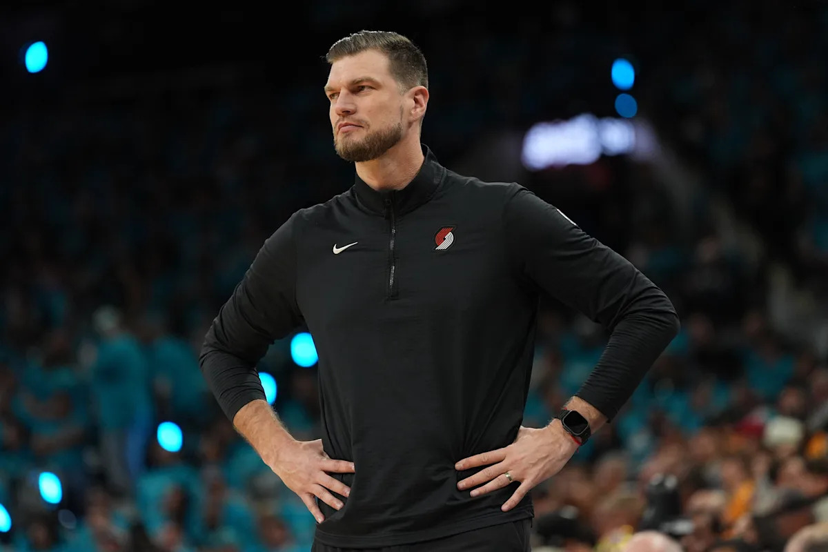 Blazers interim Tiago Splitter 'just trying to be a pro' amid reports of coaching search creates buzz