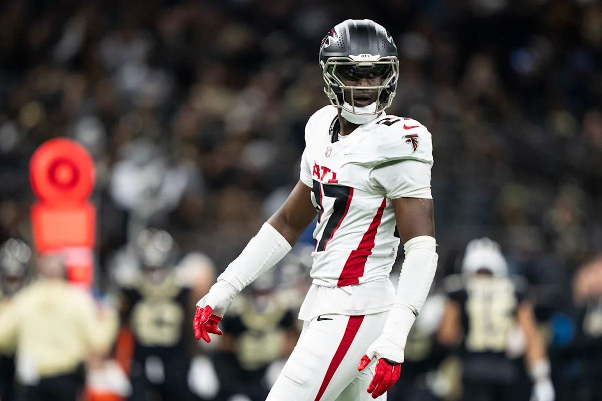 Falcons LB James Pearce could reportedly have all arrest charges dropped reported globally